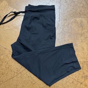 Athletic Works Womens Black Capri Pants